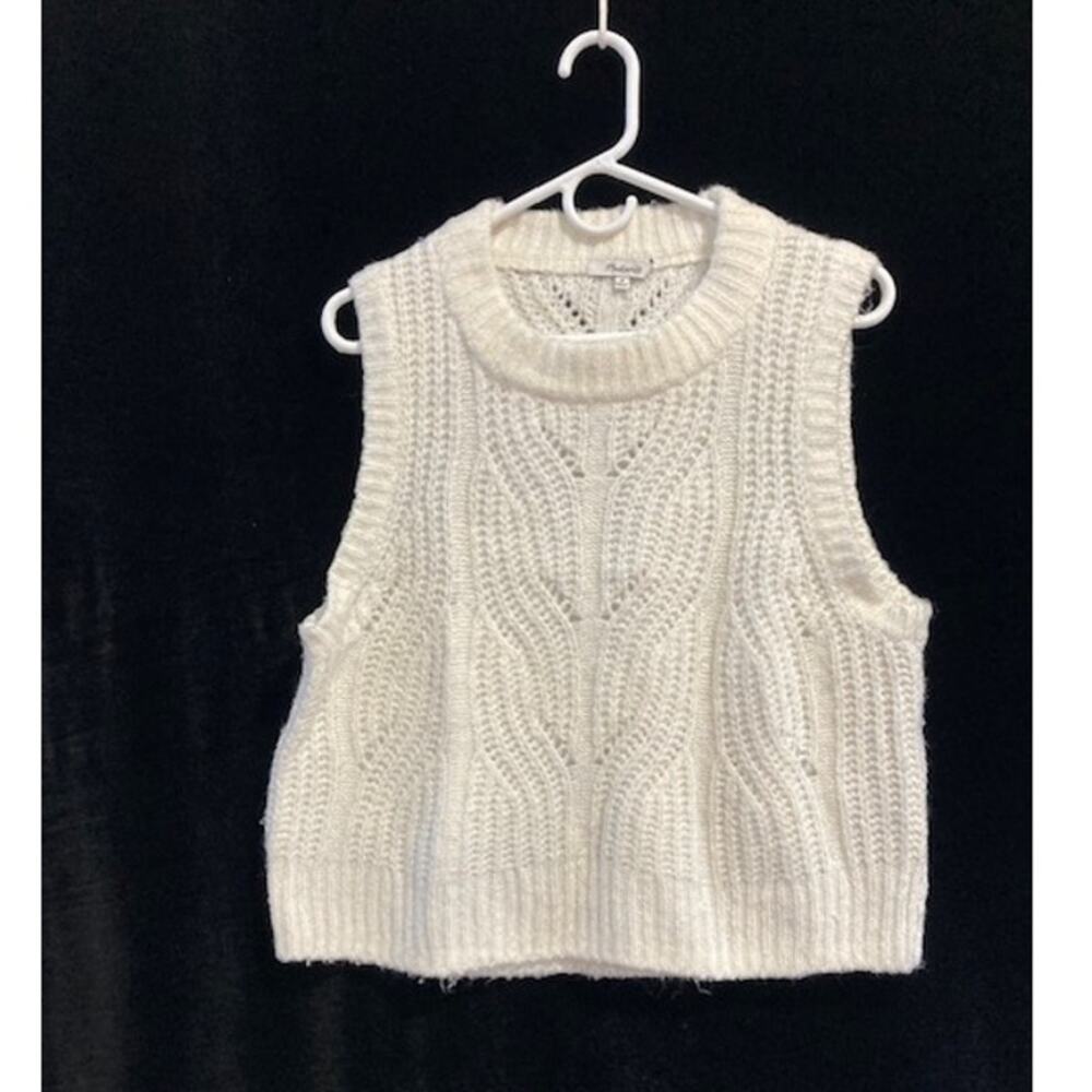 Madewell women's cream colored knit sleeveless sweater vest.